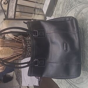 L CREDI WOMEN'S BLACK LEATHER BAG LIKE NEW reduced